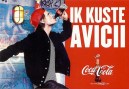 32. 2015 - ik kuste AvicII - 100 jaar Coca-Cola fles - Boomerang - 15x10.5cm  1x (Small)